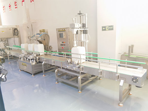 大型全自動(dòng)稱重灌裝機(jī)